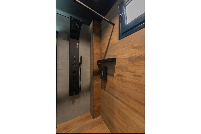  . - Villa Omega . (Photo Gallery) }}