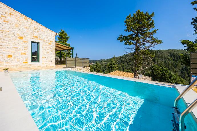 Private pool and terrace . - Villa Hill View Dio . (Photo Gallery) }}