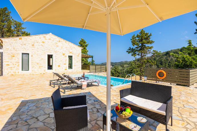 Beautiful villa with private pool and terrace . - Villa Hill View Dio . (Photo Gallery) }}