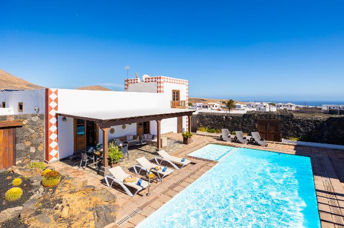 Beautiful villa with private pool and terrace . - Casa Rural Hero . (Galería de imágenes) }}