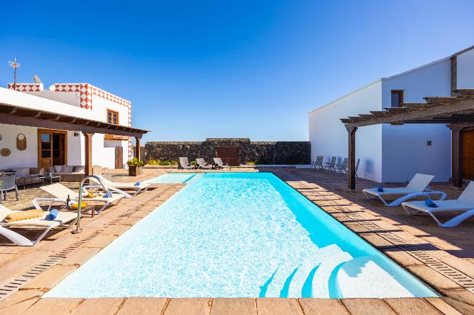 Beautiful villa with private pool and terrace . - Casa Rural Hero . (Galería de imágenes) }}