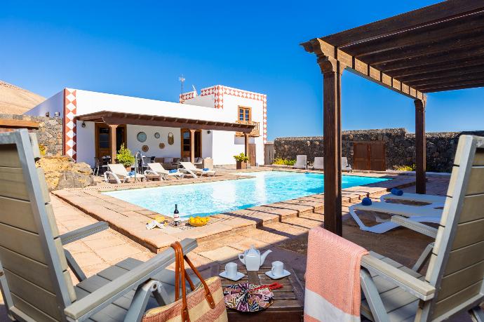 Beautiful villa with private pool and terrace . - Casa Rural Hero . (Galería de imágenes) }}