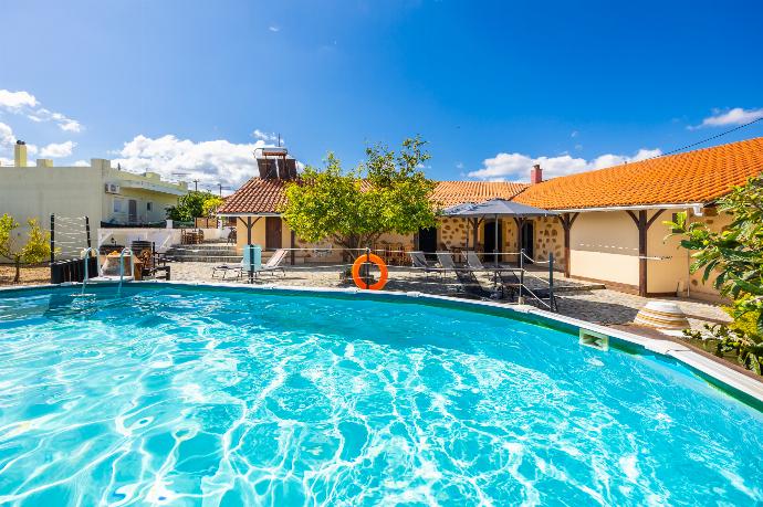 Beautiful villa with private pool and terrace . - Villa Roupes Stone . (Photo Gallery) }}