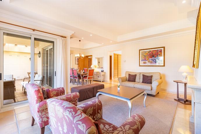  . - Villa Monte Rei 7 . (Galería de imágenes) }}