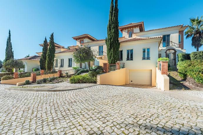  . - Villa Monte Rei 8 . (Photo Gallery) }}