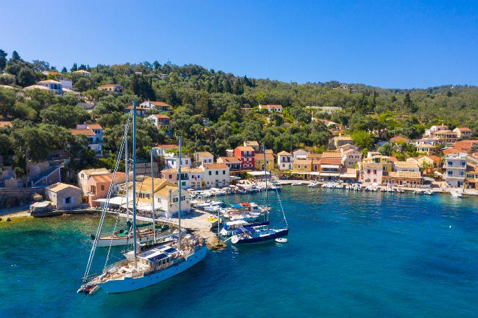 Paxos . - Villa Lithos . (Galerie de photos) }}