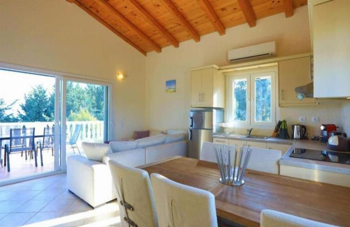  . - Villa Iremia . (Photo Gallery) }}