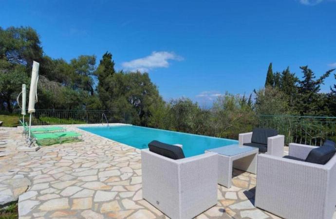  . - Villa Iremia . (Photo Gallery) }}