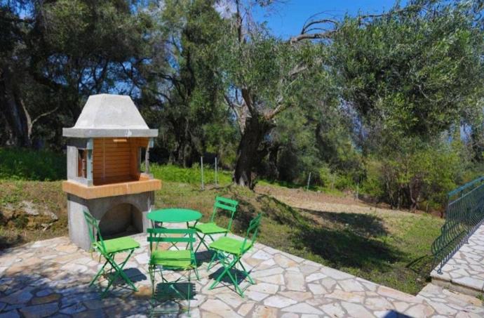  . - Villa Iremia . (Photo Gallery) }}