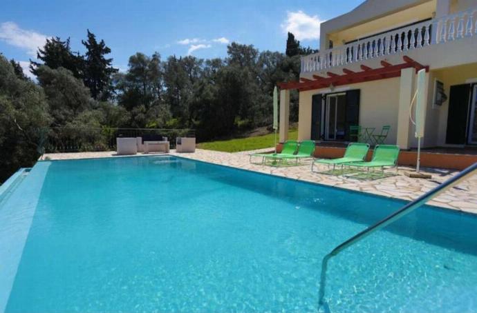  . - Villa Iremia . (Photo Gallery) }}