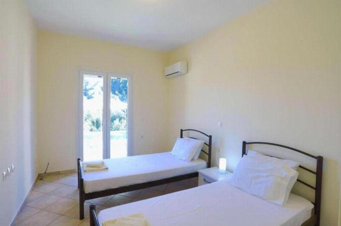  . - Villa Iremia . (Photo Gallery) }}