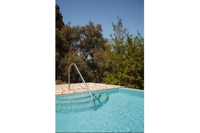  . - Villa Iremia . (Photo Gallery) }}