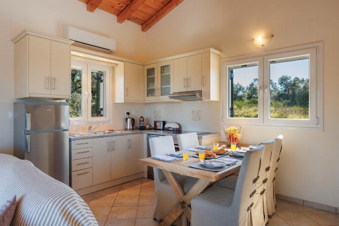  . - Villa Iremia . (Photo Gallery) }}