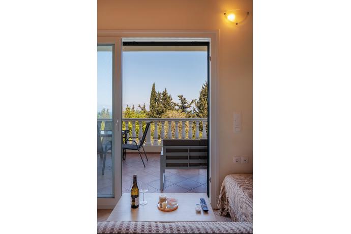  . - Villa Iremia . (Photo Gallery) }}