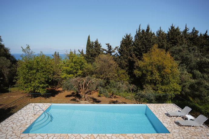  . - Villa Iremia . (Photo Gallery) }}
