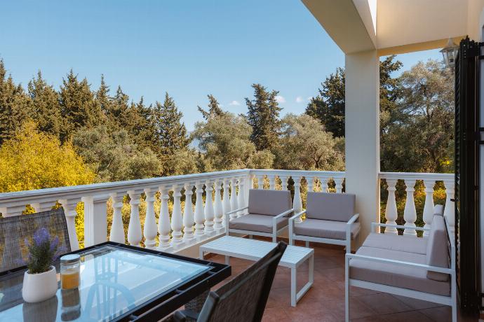  . - Villa Iremia . (Photo Gallery) }}