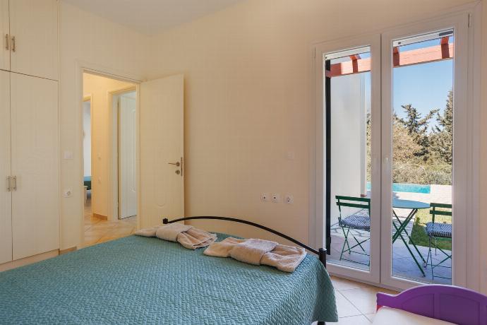  . - Villa Iremia . (Photo Gallery) }}