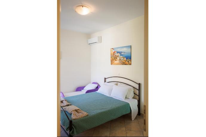  . - Villa Iremia . (Photo Gallery) }}