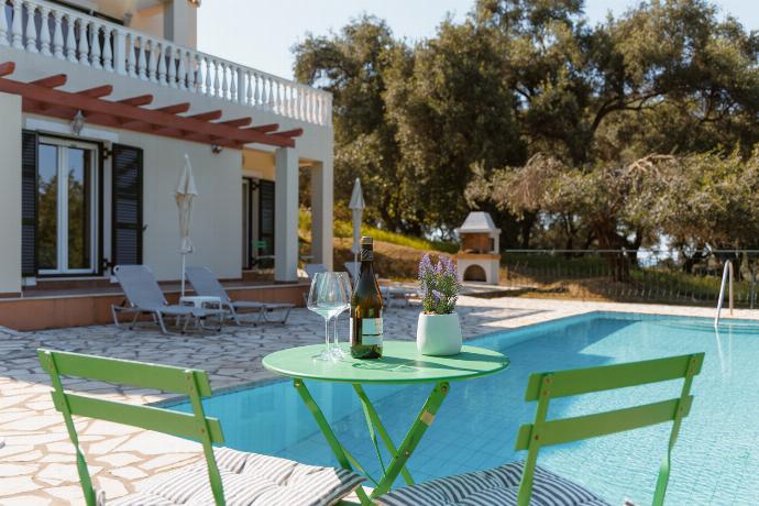  . - Villa Iremia . (Photo Gallery) }}