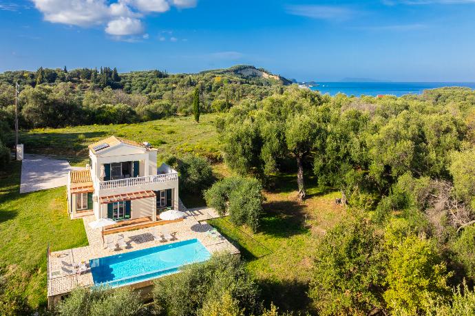 Beautiful villa with private pool and terrace with sea views . - Villa Iremia . (Photo Gallery) }}