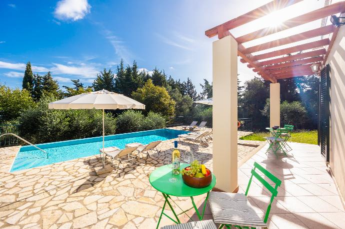 Terrace area . - Villa Iremia . (Photo Gallery) }}