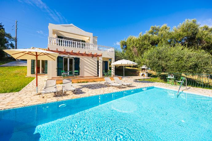 Beautiful villa with private pool and terrace . - Villa Iremia . (Photo Gallery) }}