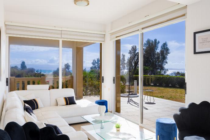  . - Villa Myla . (Photo Gallery) }}