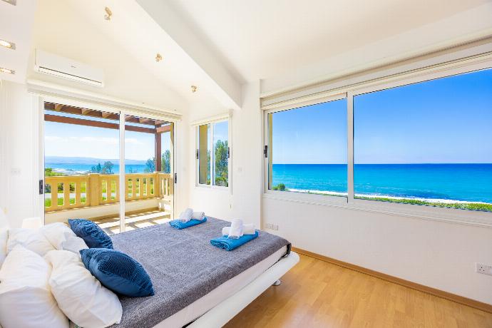  . - Villa Myla . (Photo Gallery) }}