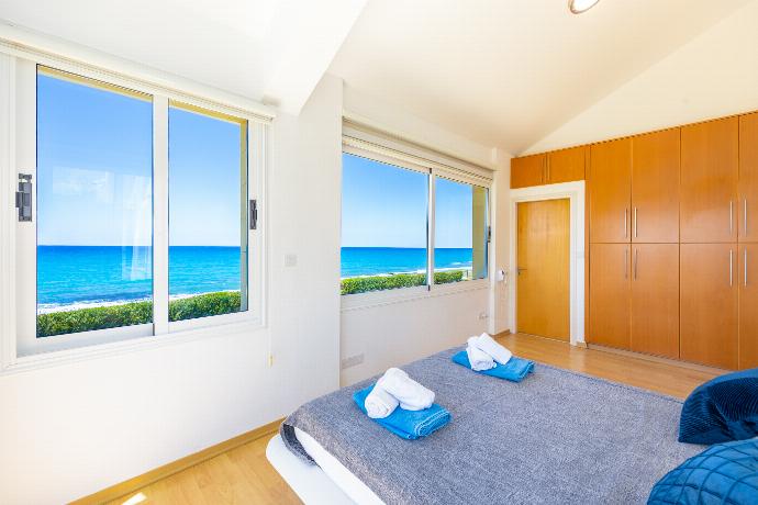  . - Villa Myla . (Photo Gallery) }}