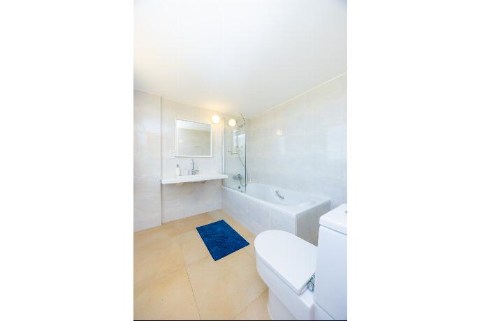  . - Villa Myla . (Photo Gallery) }}