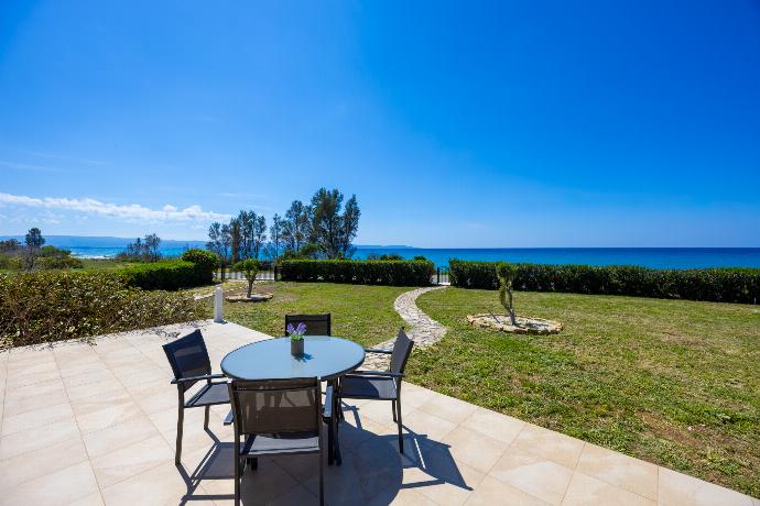  . - Villa Myla . (Photo Gallery) }}