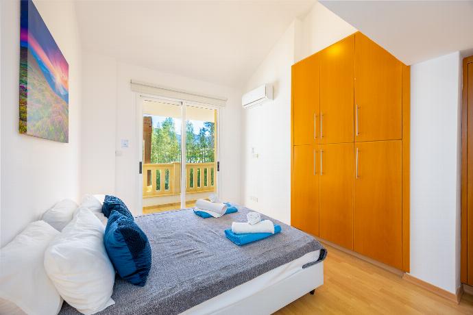  . - Villa Myla . (Photo Gallery) }}