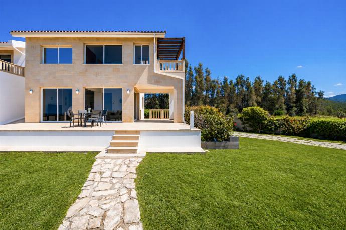 Villa Myla
