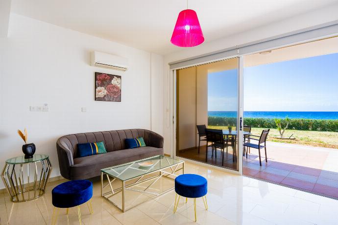  . - Villa Athena . (Fotogalerie) }}