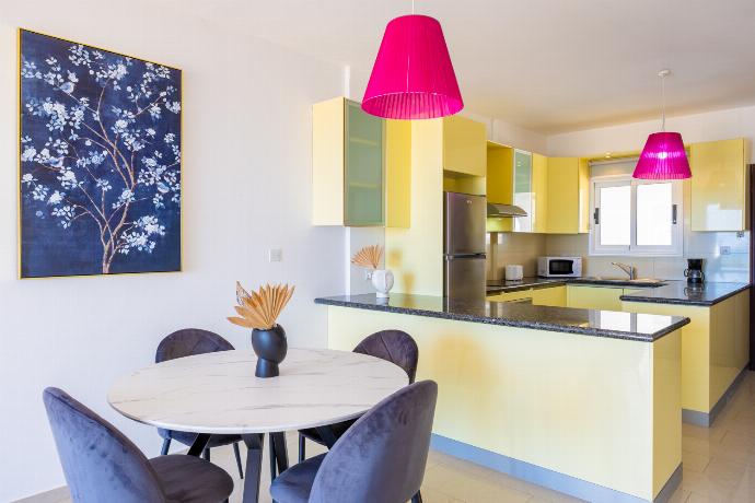  . - Villa Athena . (Fotogalerie) }}