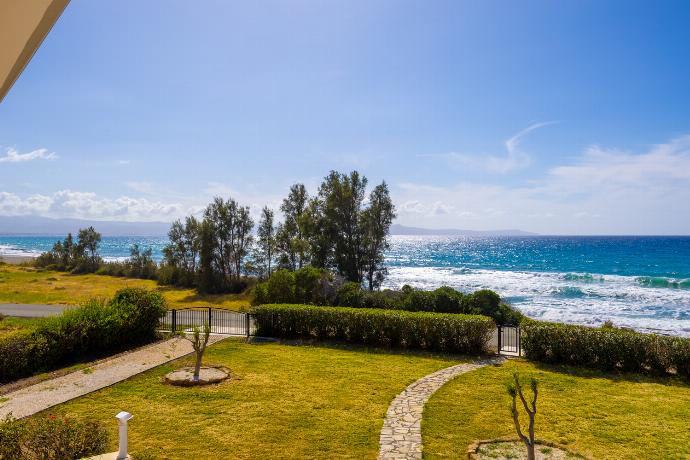  . - Villa Athena . (Fotogalerie) }}