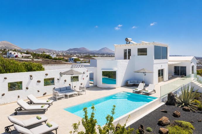 Beautiful villa with private pool, terrace, and garden with panoramic sea views . - The View . (Photo Gallery) }}