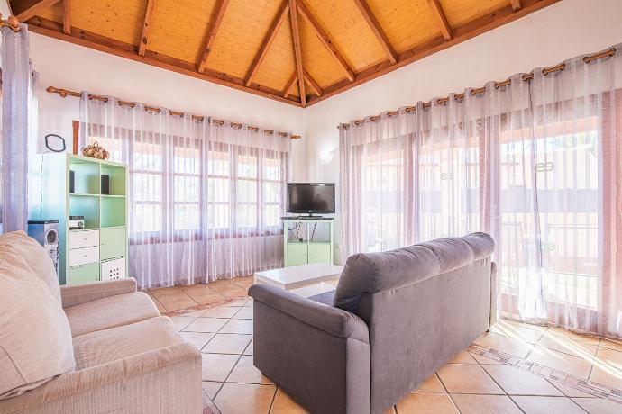  . - Villa Brisa del Mar 12 . (Photo Gallery) }}