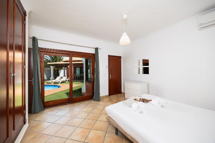 Double bedroom with en suite bathroom and A/C . - Villa Brisa del Mar 12 . (Photo Gallery) }}