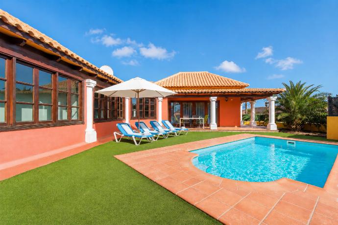 Beautiful villa with private pool and terrace . - Villa Brisa del Mar 13 . (Galleria fotografica) }}
