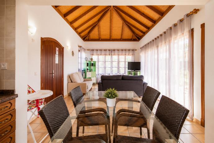 Dining area . - Villa Brisa del Mar 13 . (Galleria fotografica) }}