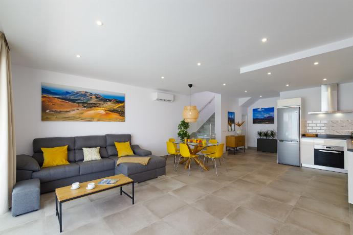  . - Villa Gara 8 . (Photo Gallery) }}