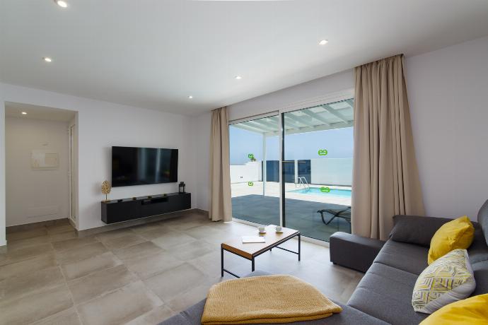  . - Villa Gara 8 . (Photo Gallery) }}