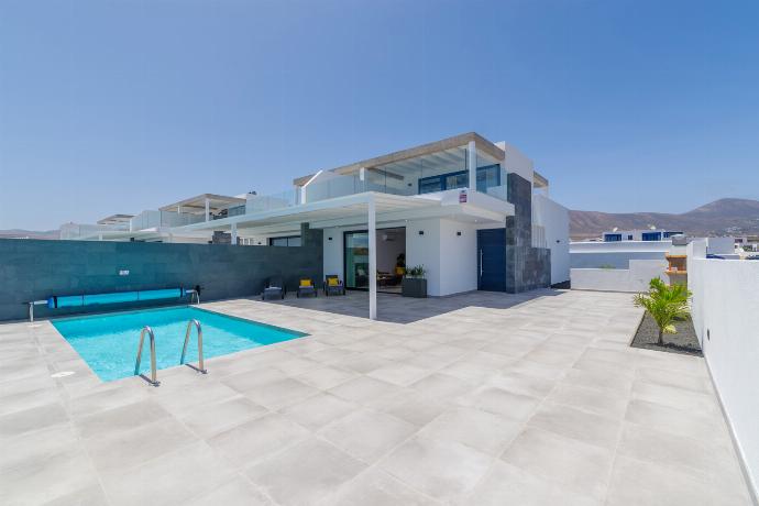  . - Villa Gara 8 . (Photo Gallery) }}