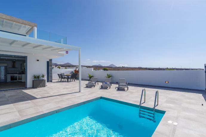  . - Villa Gara 8 . (Photo Gallery) }}