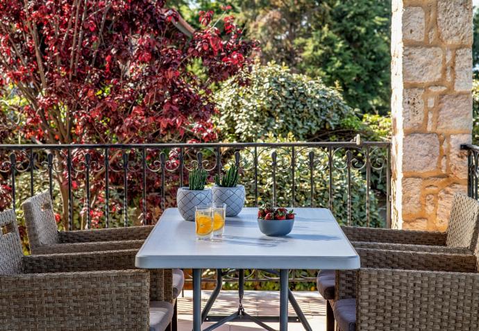  . - Teacher Cottage . (Photo Gallery) }}