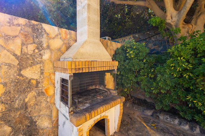 BBQ area . - Teacher Cottage . (Photo Gallery) }}