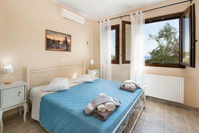  . - Villa Elpida . (Photo Gallery) }}