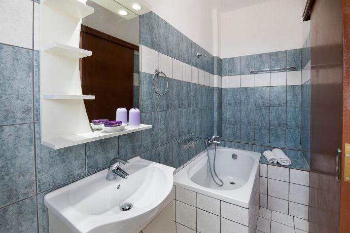  . - Villa Elpida . (Photo Gallery) }}