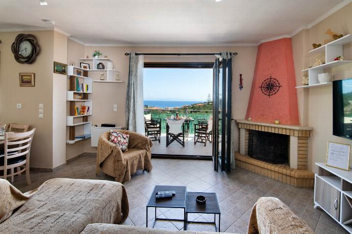  . - Villa Elpida . (Photo Gallery) }}